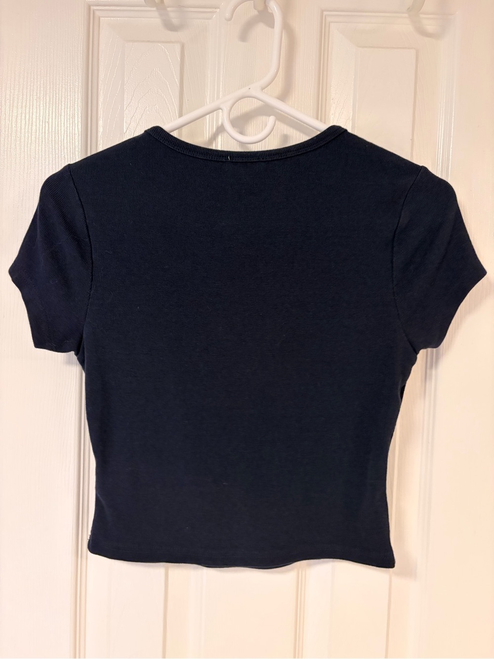 Le Lis Navy Cropped Tee with Embroidered Flag - Picture 2 of 2